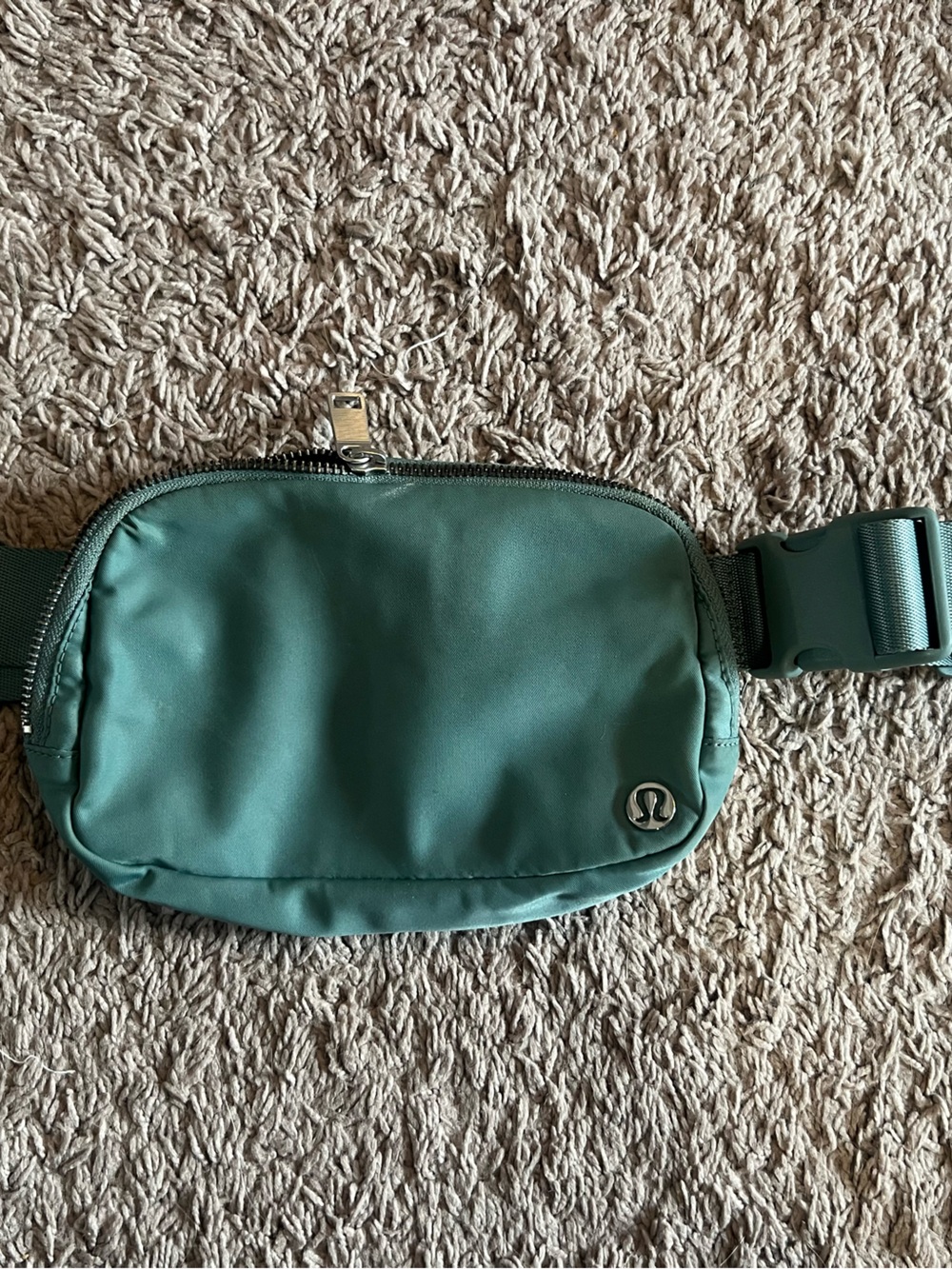 Green lululemon Crossbody Sling Bag/fannie pack